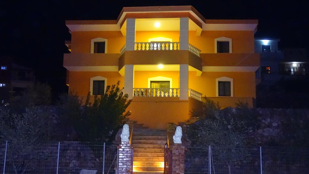 Lions Guest house *